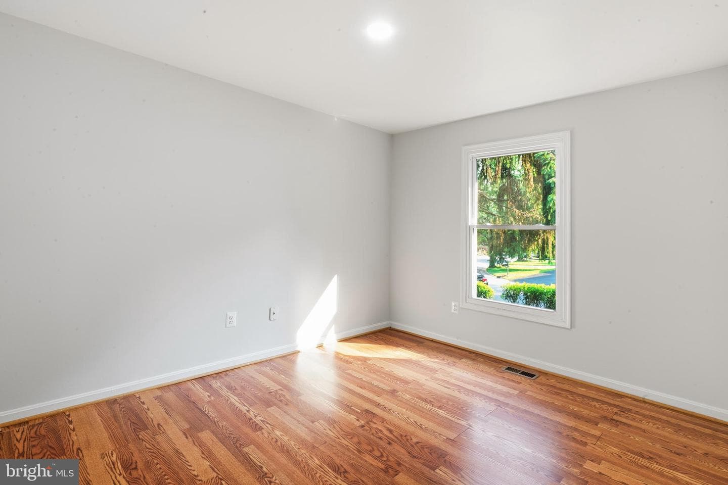 19044 Mcfarlin Drive photo 25
