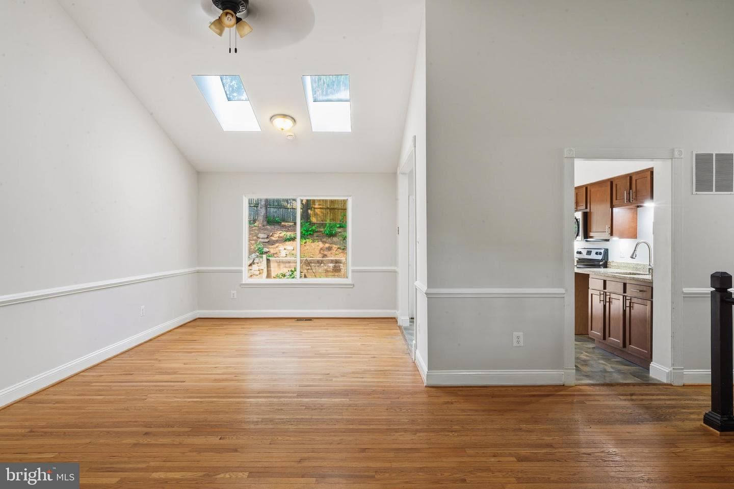 19044 Mcfarlin Drive photo 8