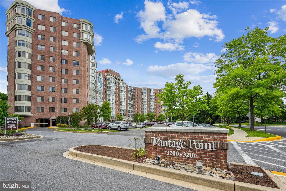3210 N Leisure World Boulevard #401