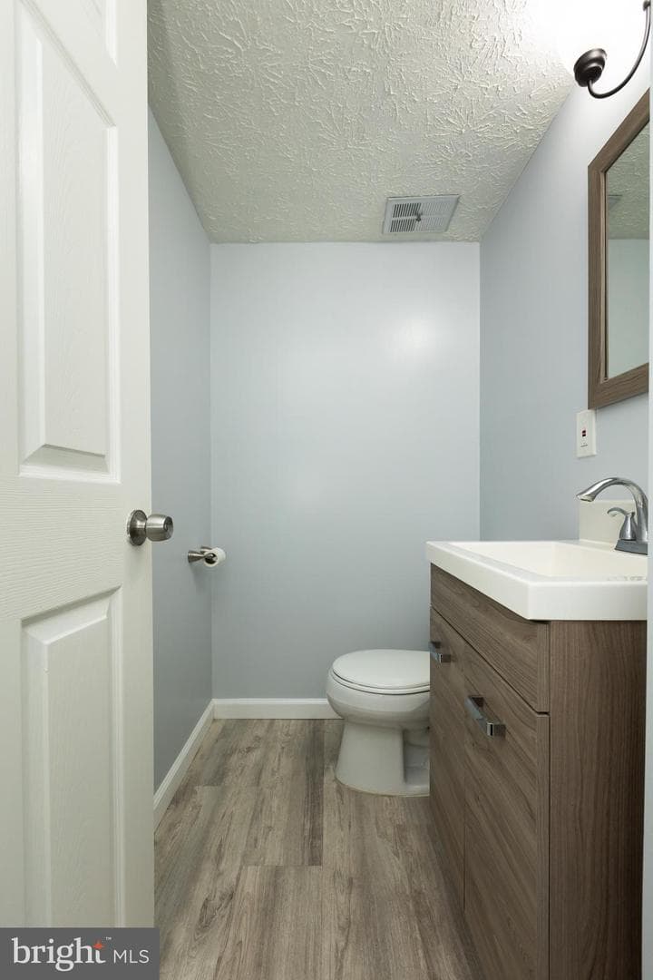 8828 Cross Country Place photo 17
