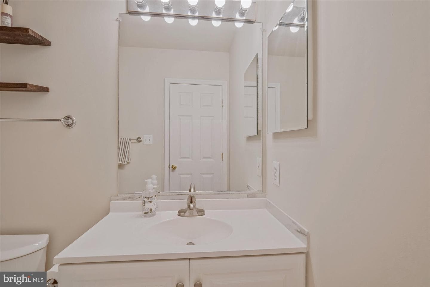 413 Longhorn Crescent photo 28