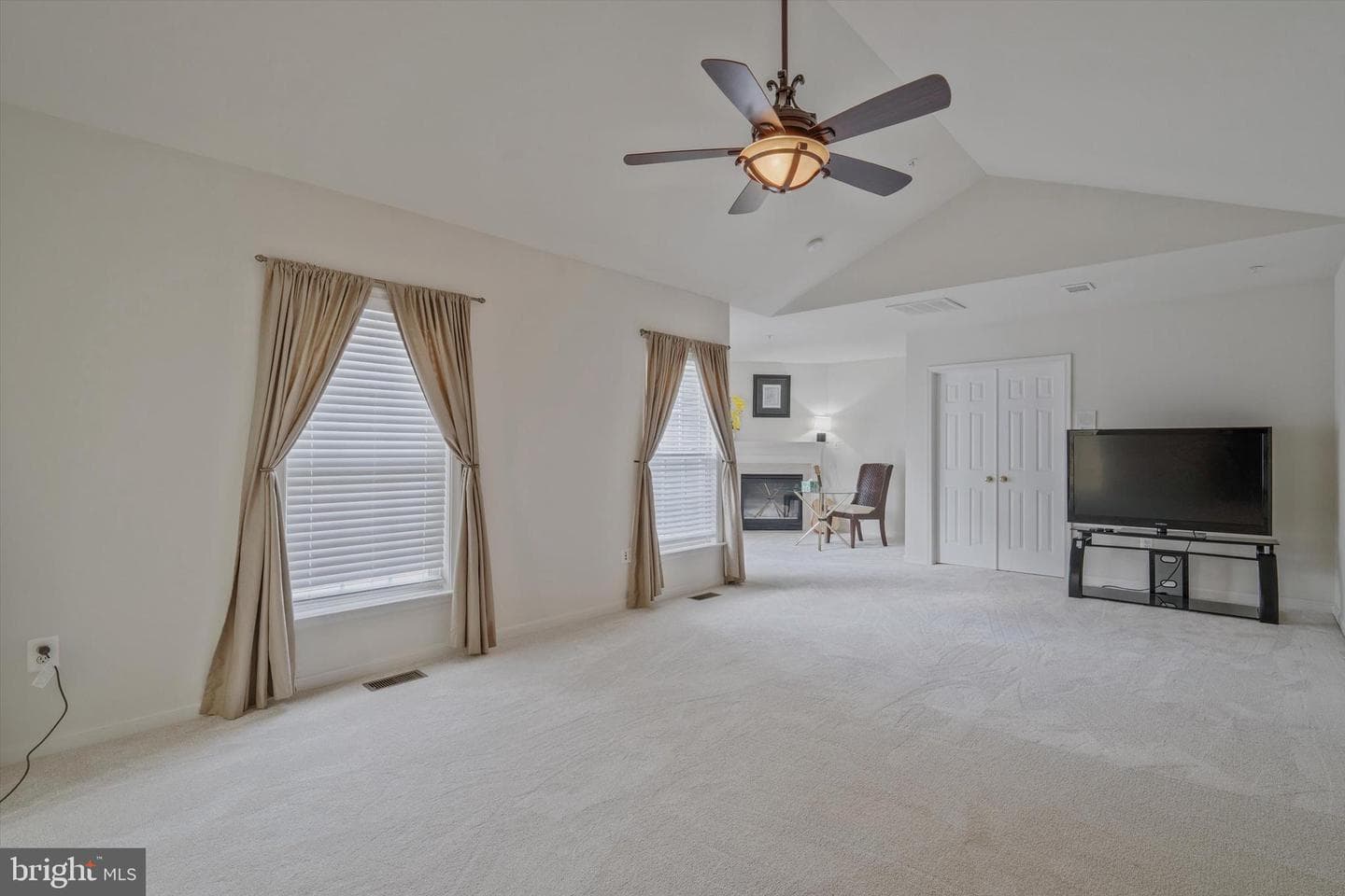 413 Longhorn Crescent photo 30