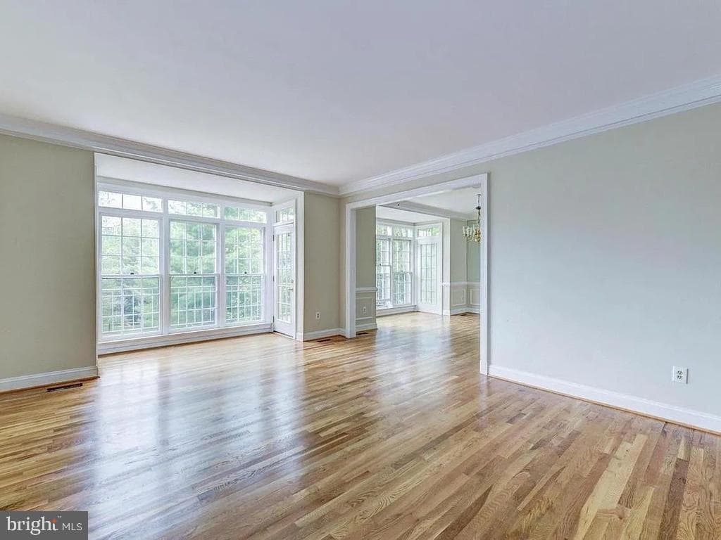 8904 Barrowgate Court photo 4