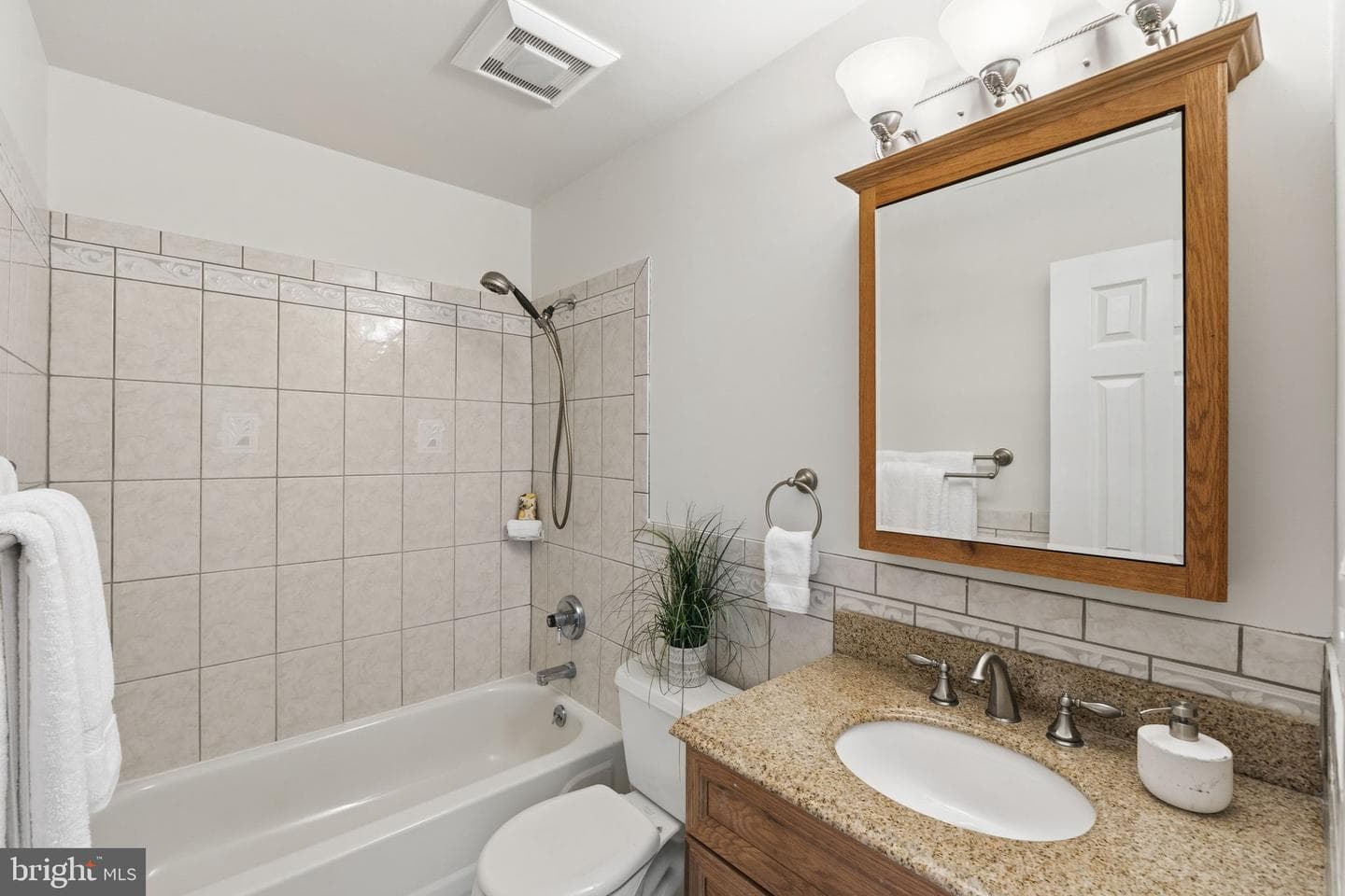 9801 Dairyton Court photo 18