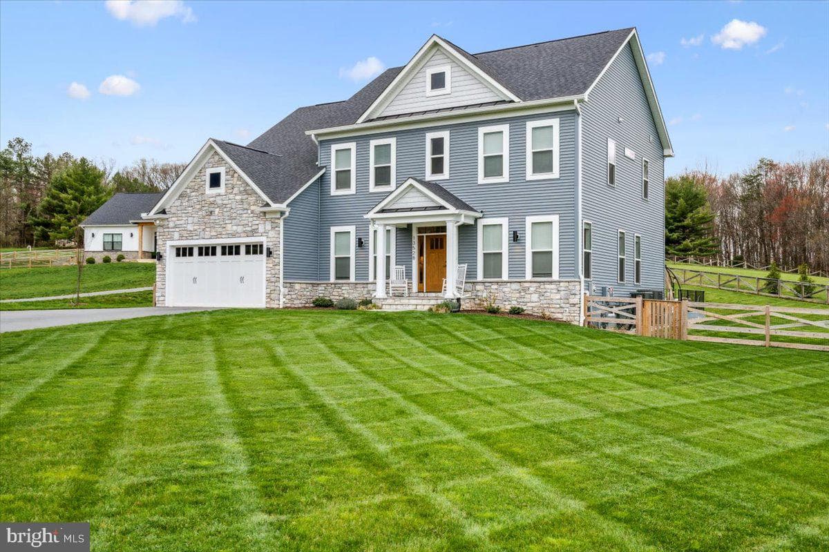 11027 Locust Drive, Damascus