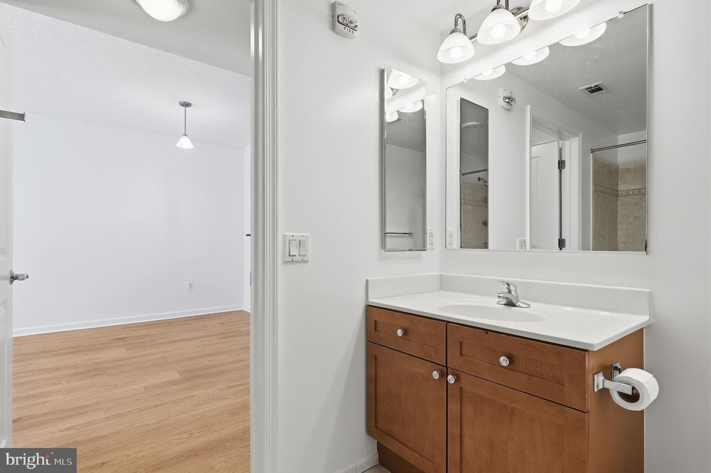 930 Wayne Ave # 201 photo 14