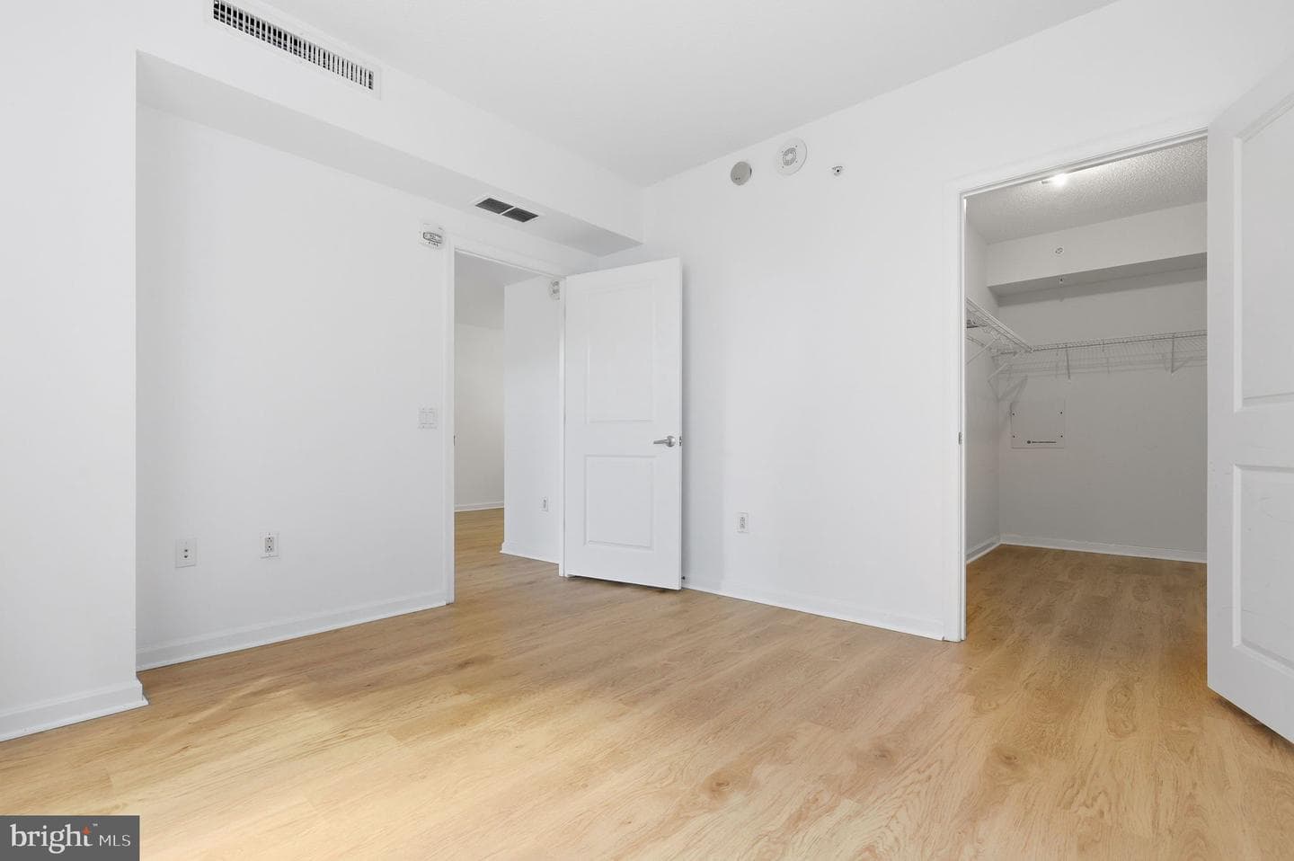 930 Wayne Ave # 201 photo 21