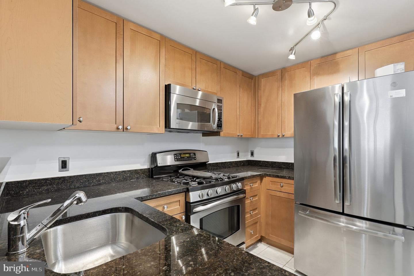 930 Wayne Ave # 201 photo 6