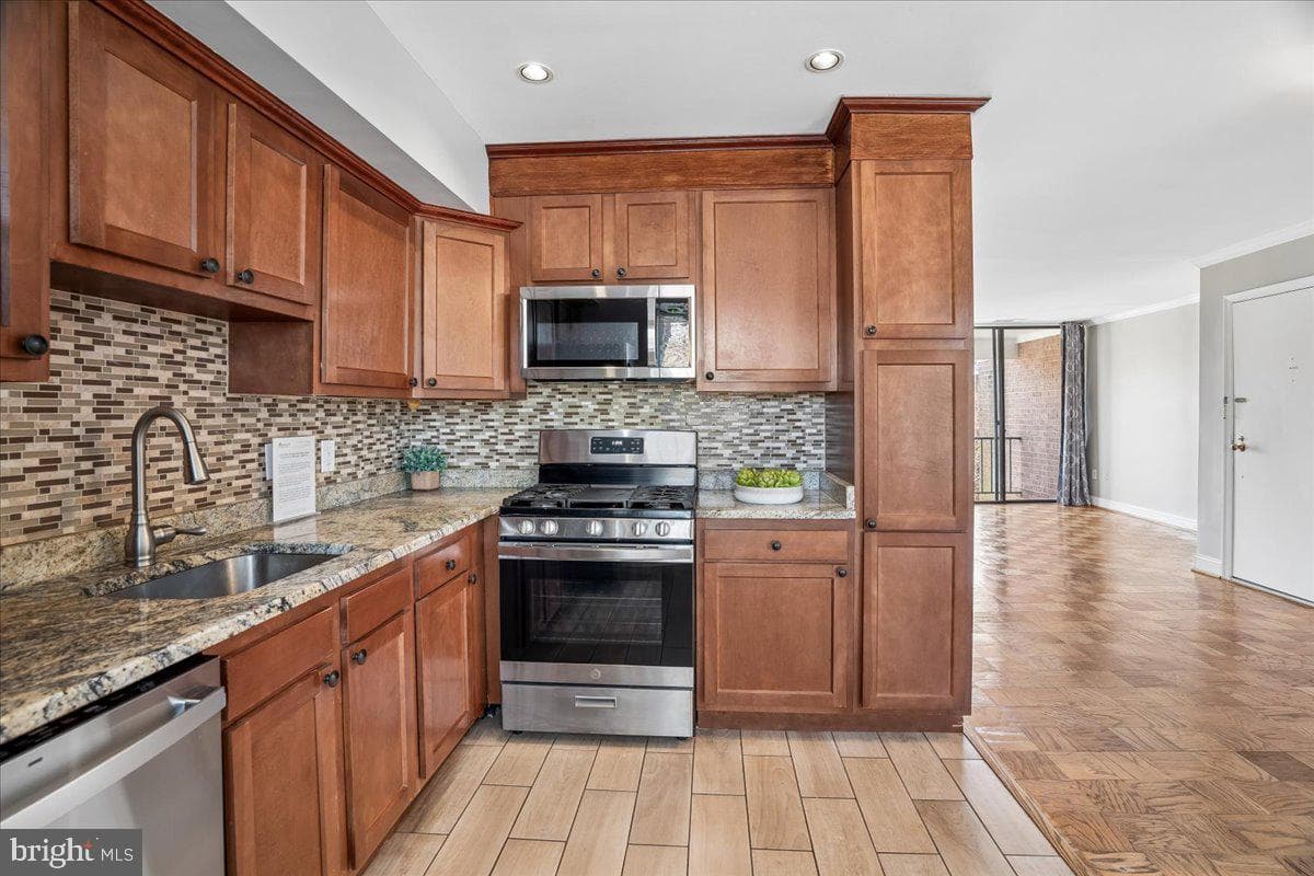 778 Quince Orchard Blvd # 201 photo 17