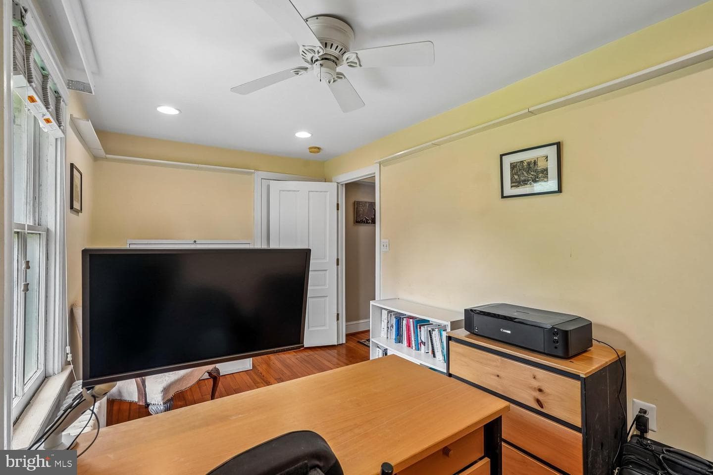 16 Maple Avenue photo 32