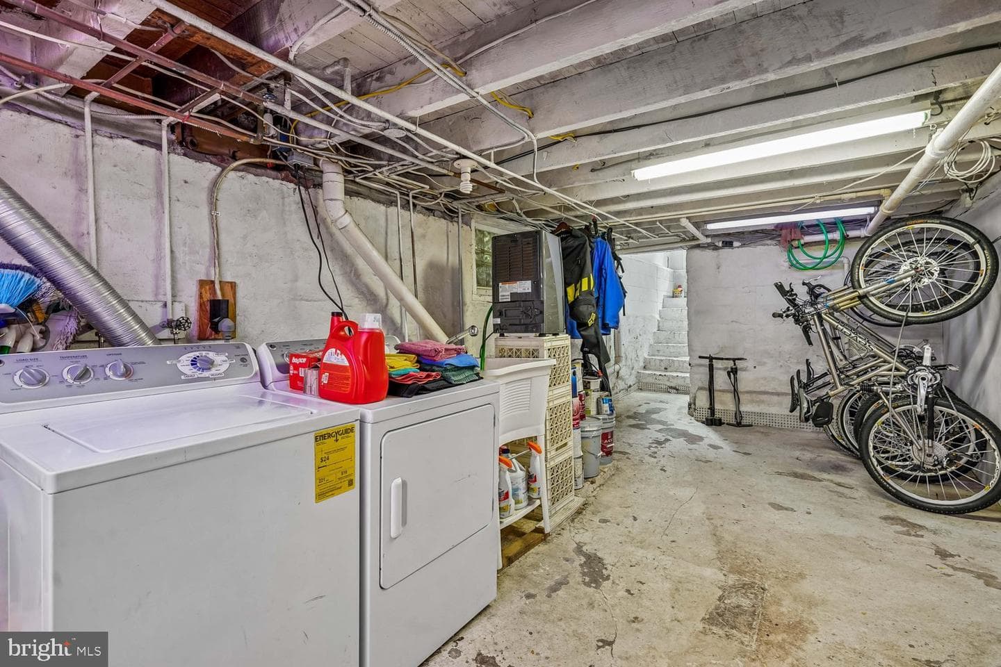 16 Maple Avenue photo 38