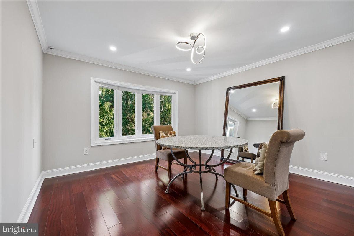 6 Crestview Court photo 33