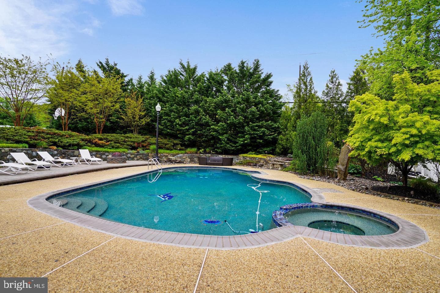 6 Crestview Court photo 8