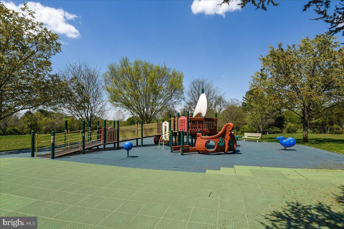 6 Crestview Court photo 83
