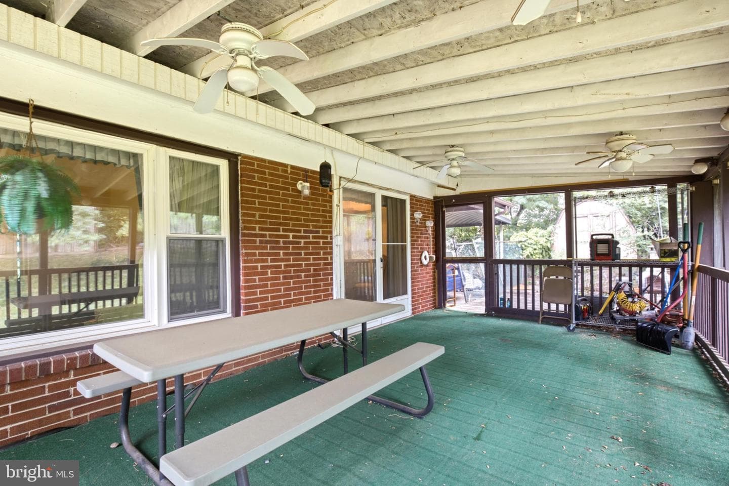 1011 Devere Drive photo 37