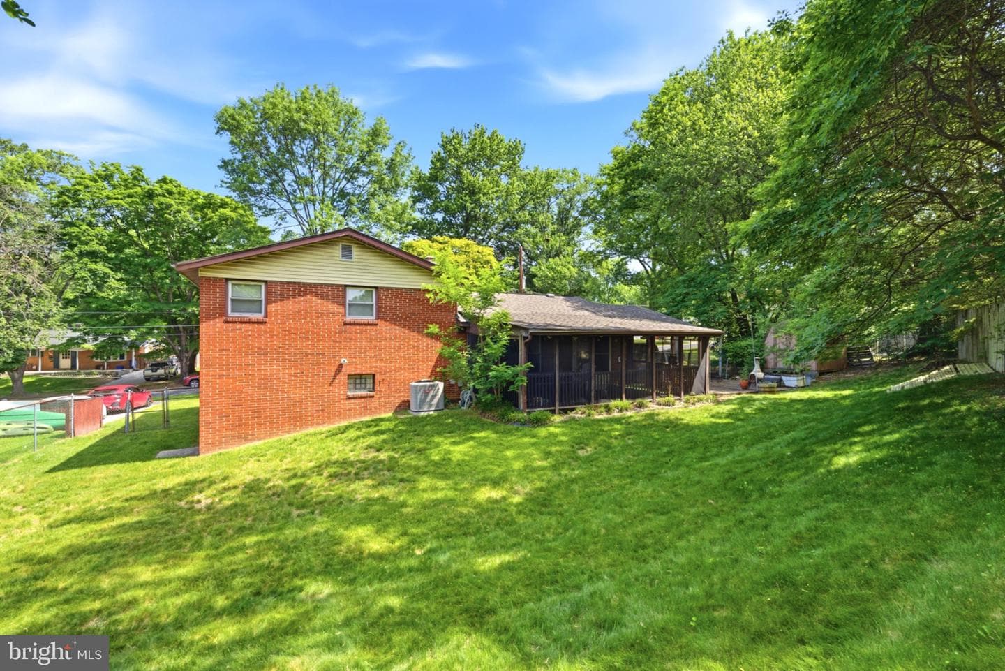 1011 Devere Drive photo 41