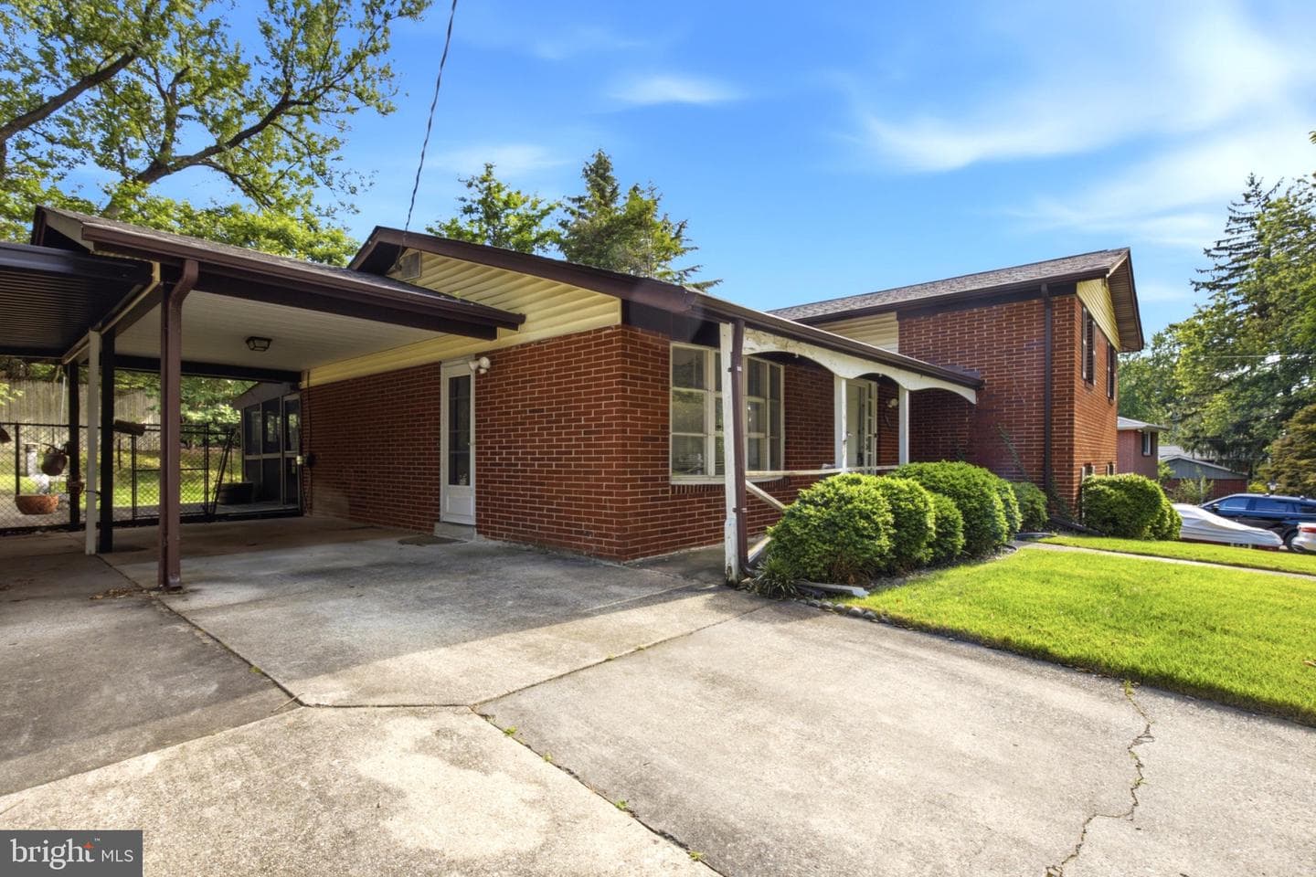 1011 Devere Drive photo 6