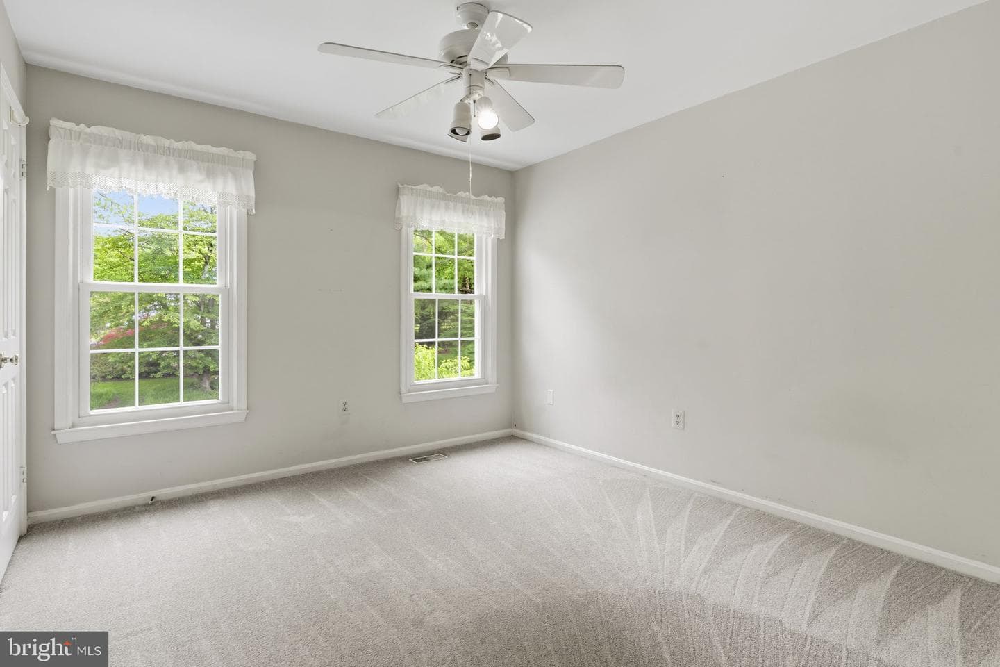 9016 Nesbit Court photo 38