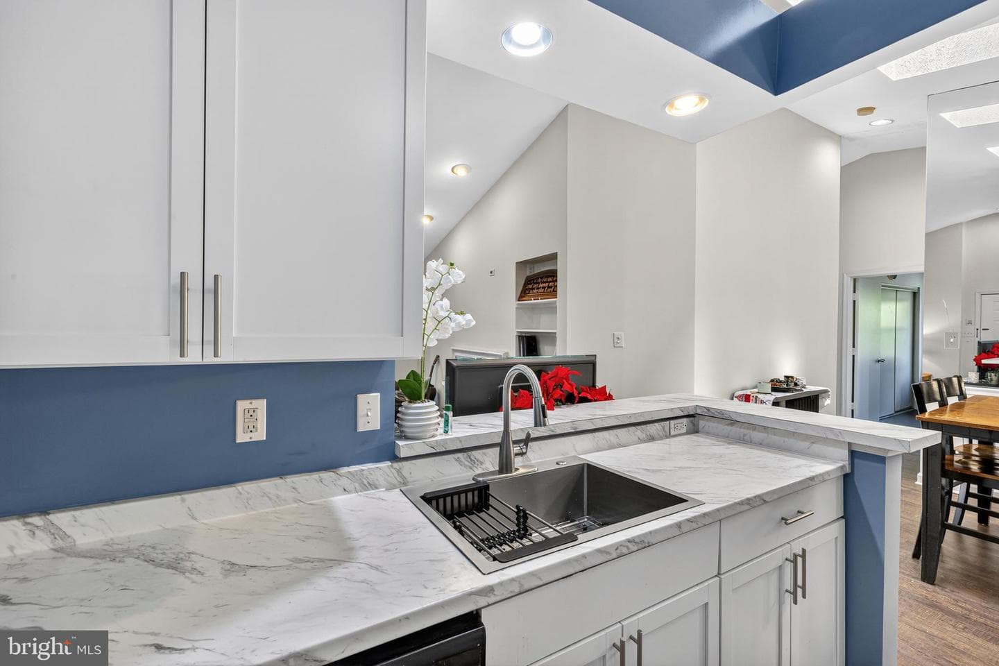 3323 Sir Thomas Drive #3-A-41 photo 12