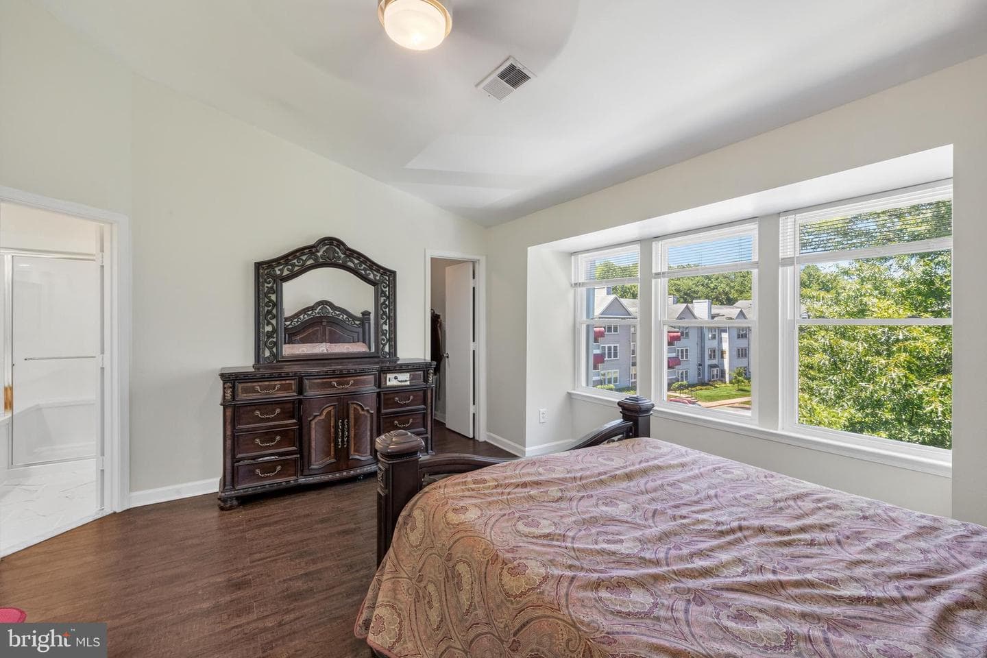 3323 Sir Thomas Drive #3-A-41 photo 16