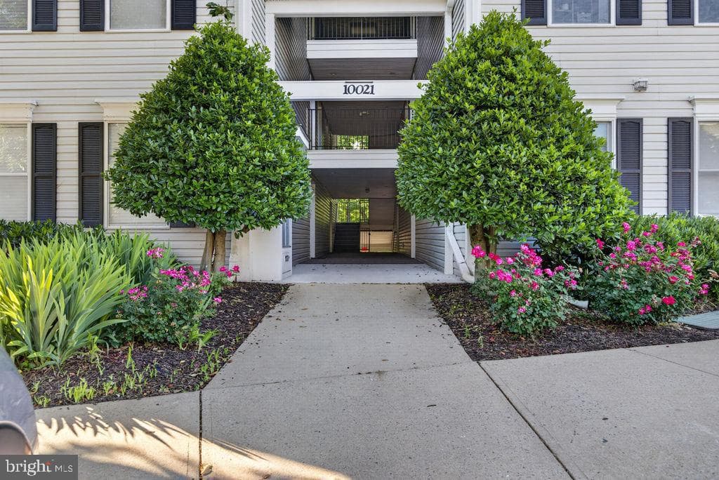 10021 Vanderbilt Circle #2 photo 6