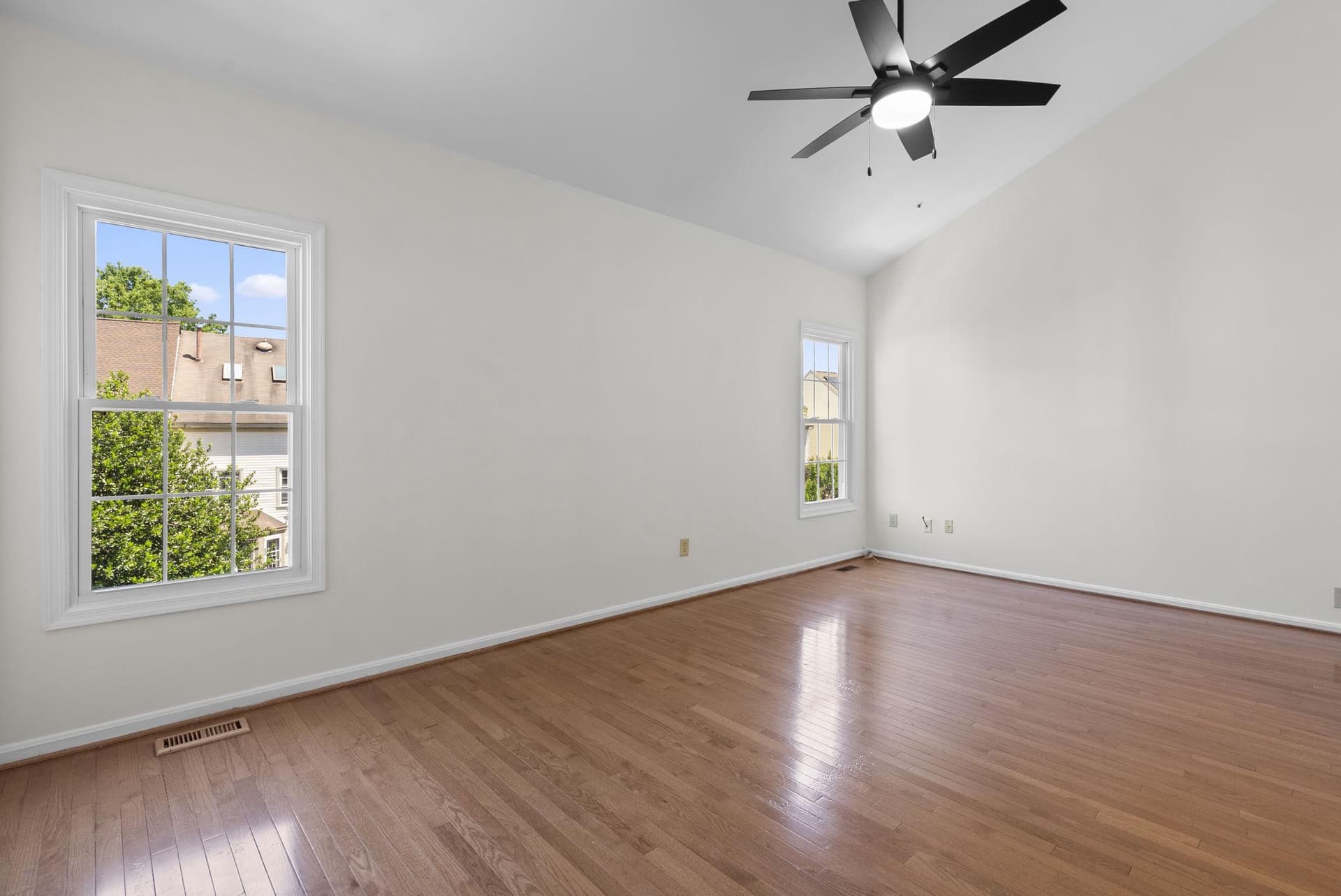 2040 Westchester Drive photo 23