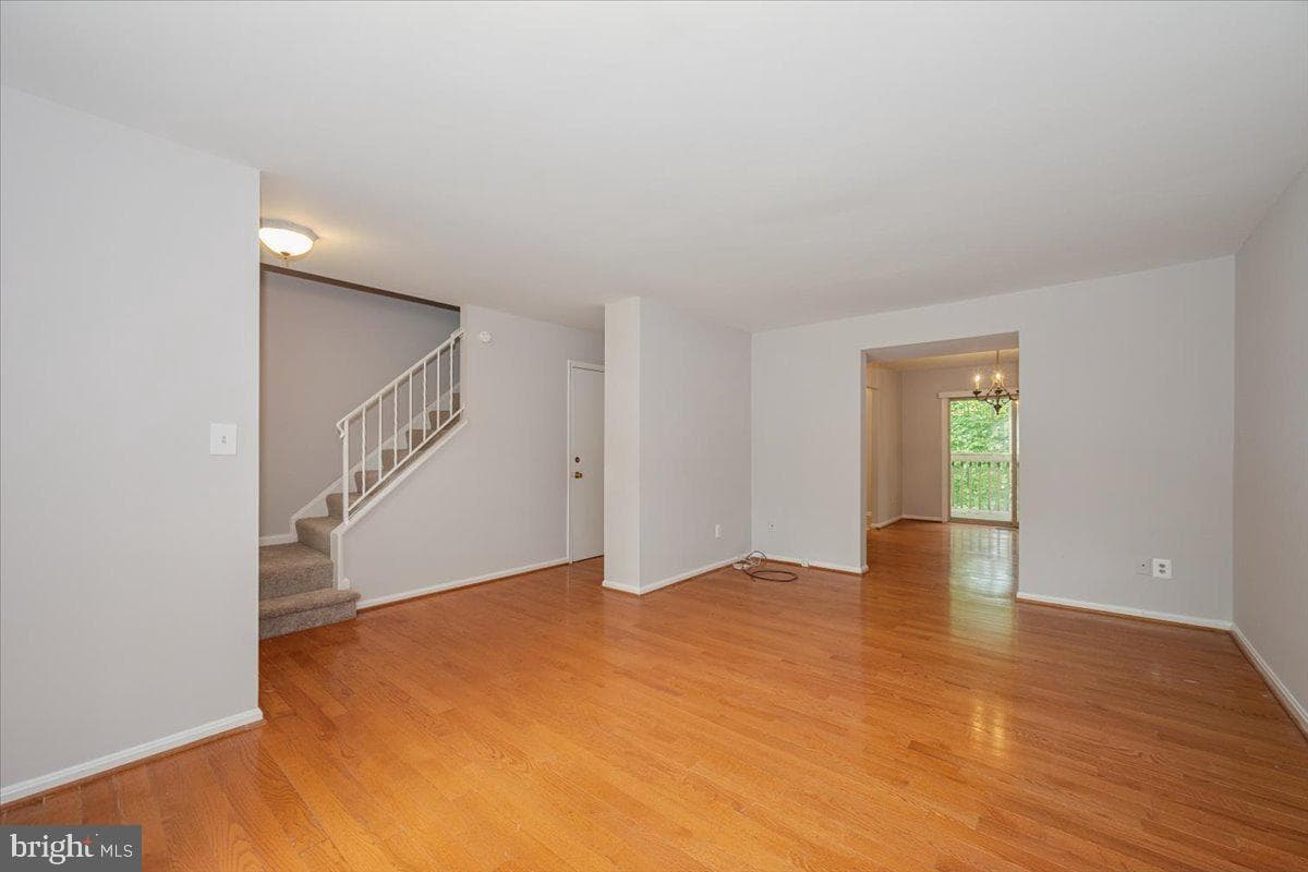 10113 Maple Leaf Drive photo 5