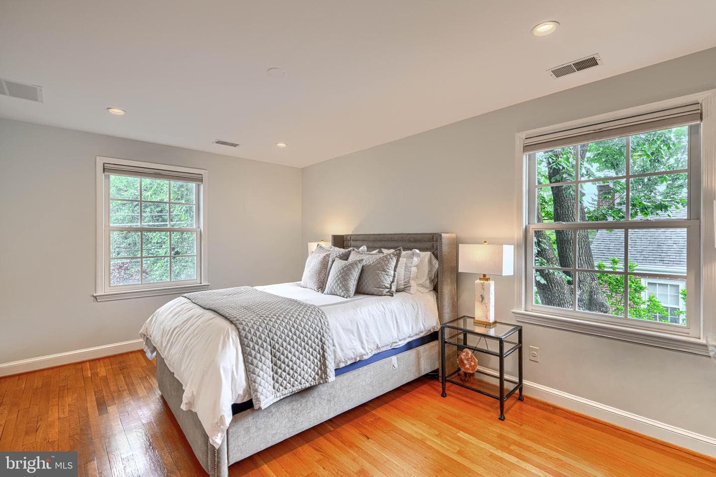 5617 Northfield Road photo 48