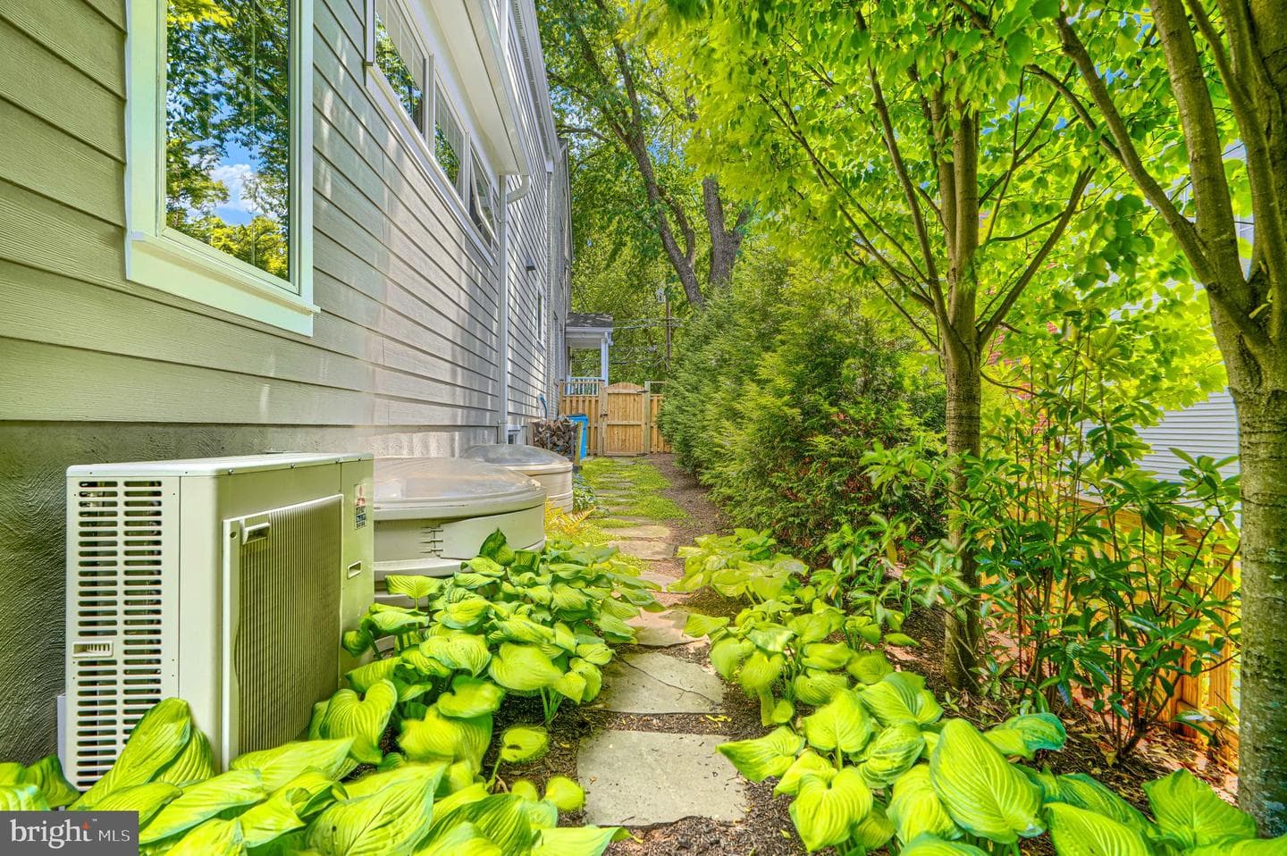 5617 Northfield Road photo 69