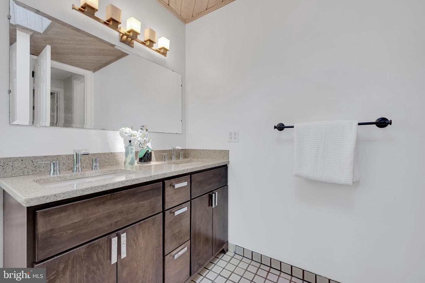 2418 Forest Glen Road photo 13