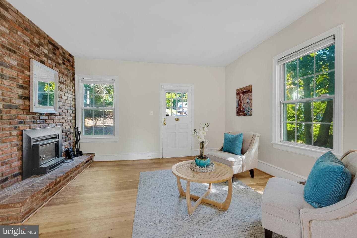 2418 Forest Glen Road photo 3