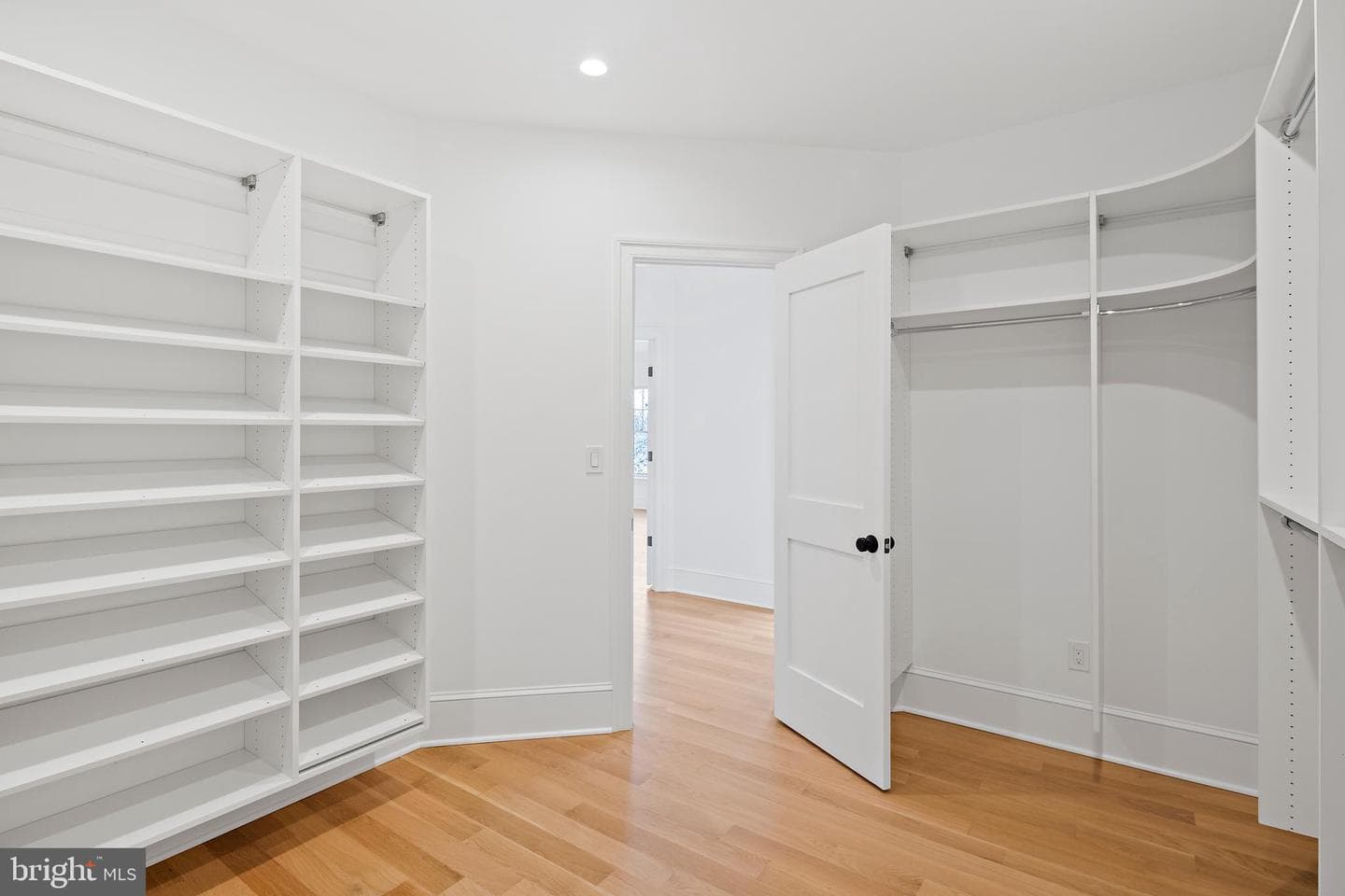4511 Everett Street photo 20