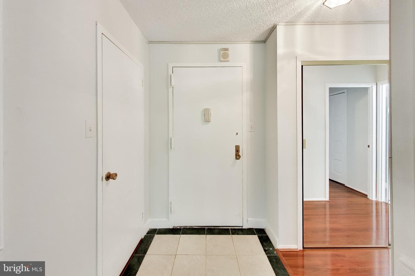 5225 Pooks Hill Rd # 220N photo 9