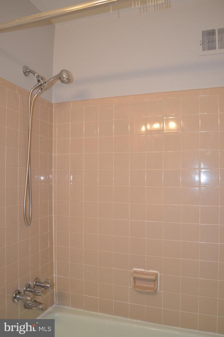 1 Ingleside Court photo 17