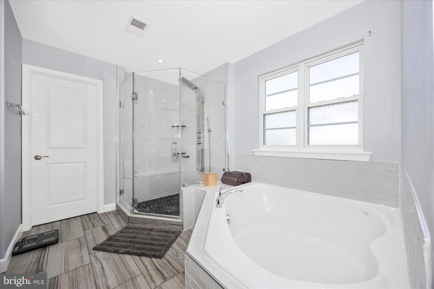 22405 Brook Point Way photo 28