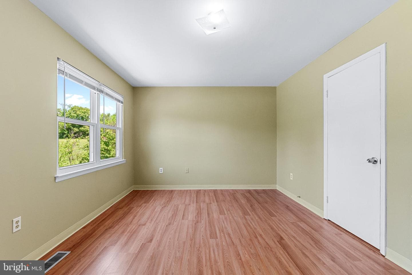 8743 Kelso Terrace photo 17