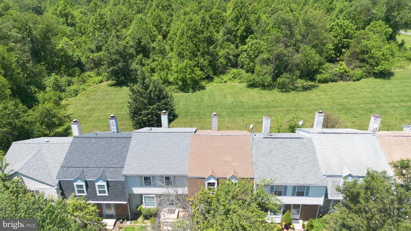 8743 Kelso Terrace photo 2