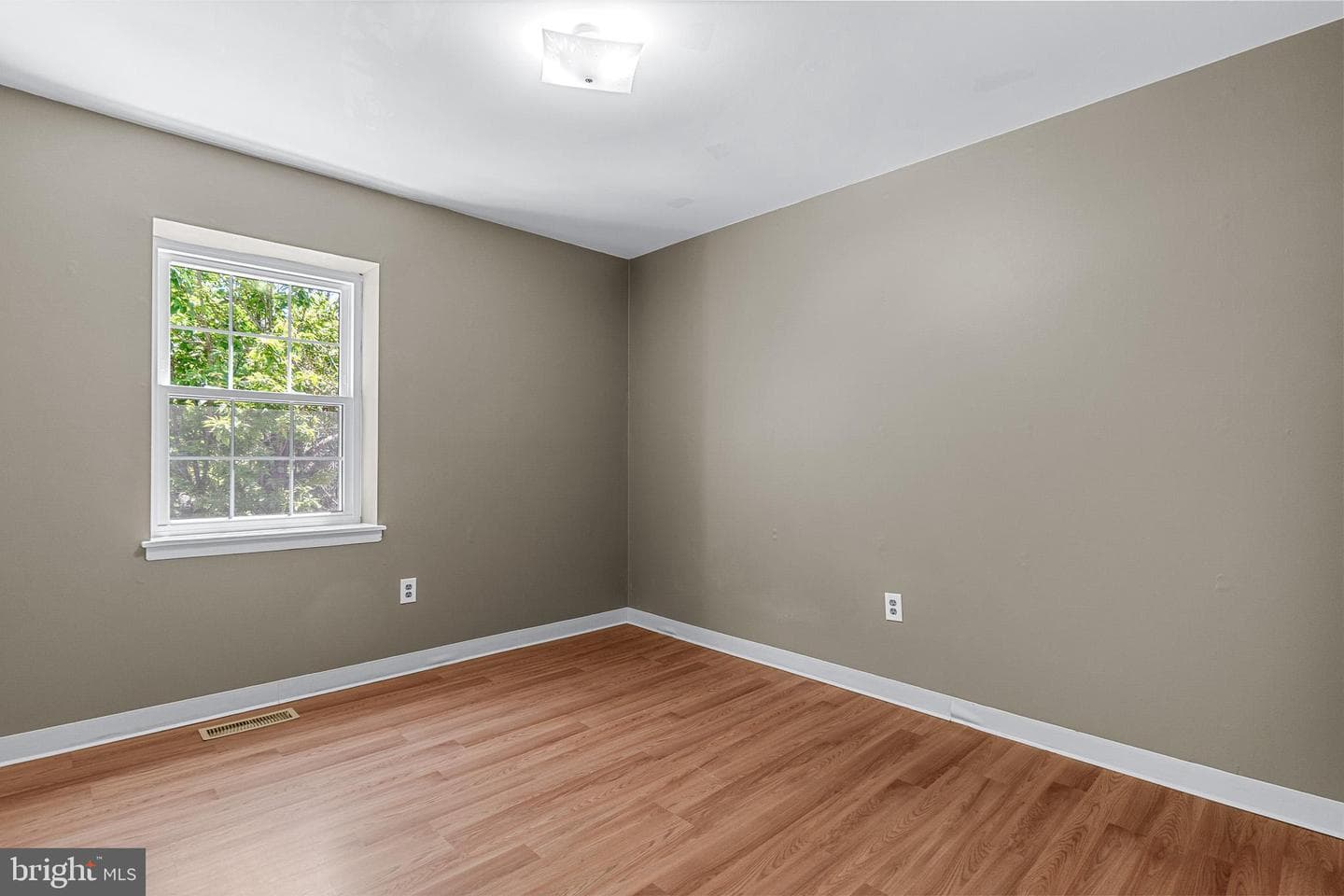 8743 Kelso Terrace photo 21