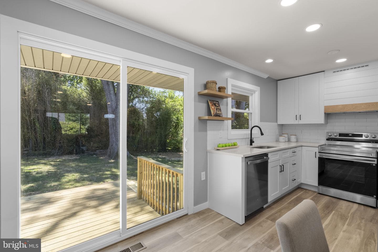 4304 Elizabeth Street photo 11