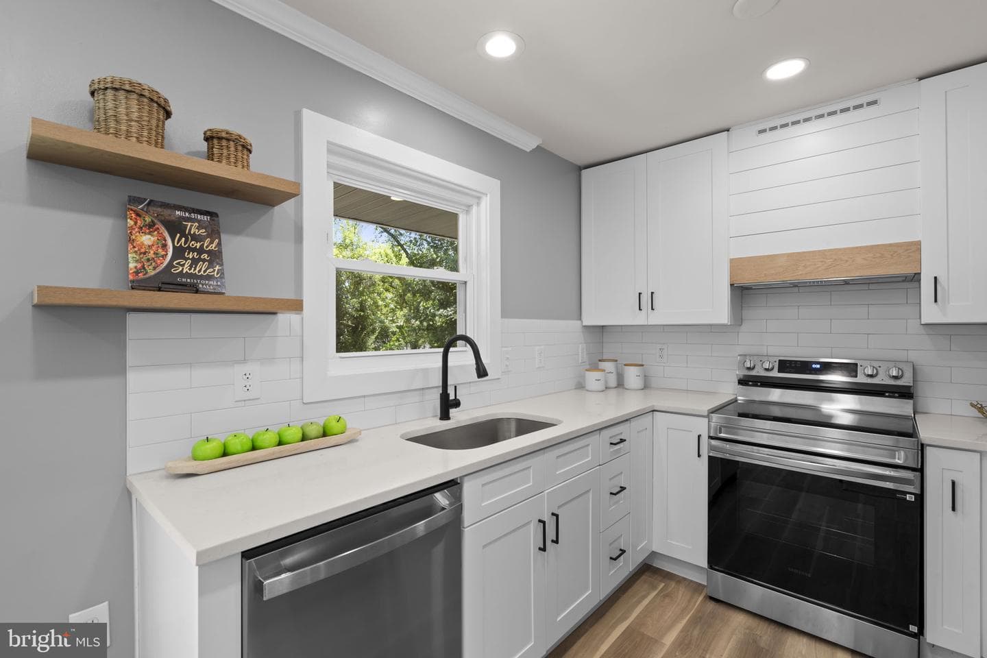 4304 Elizabeth Street photo 12
