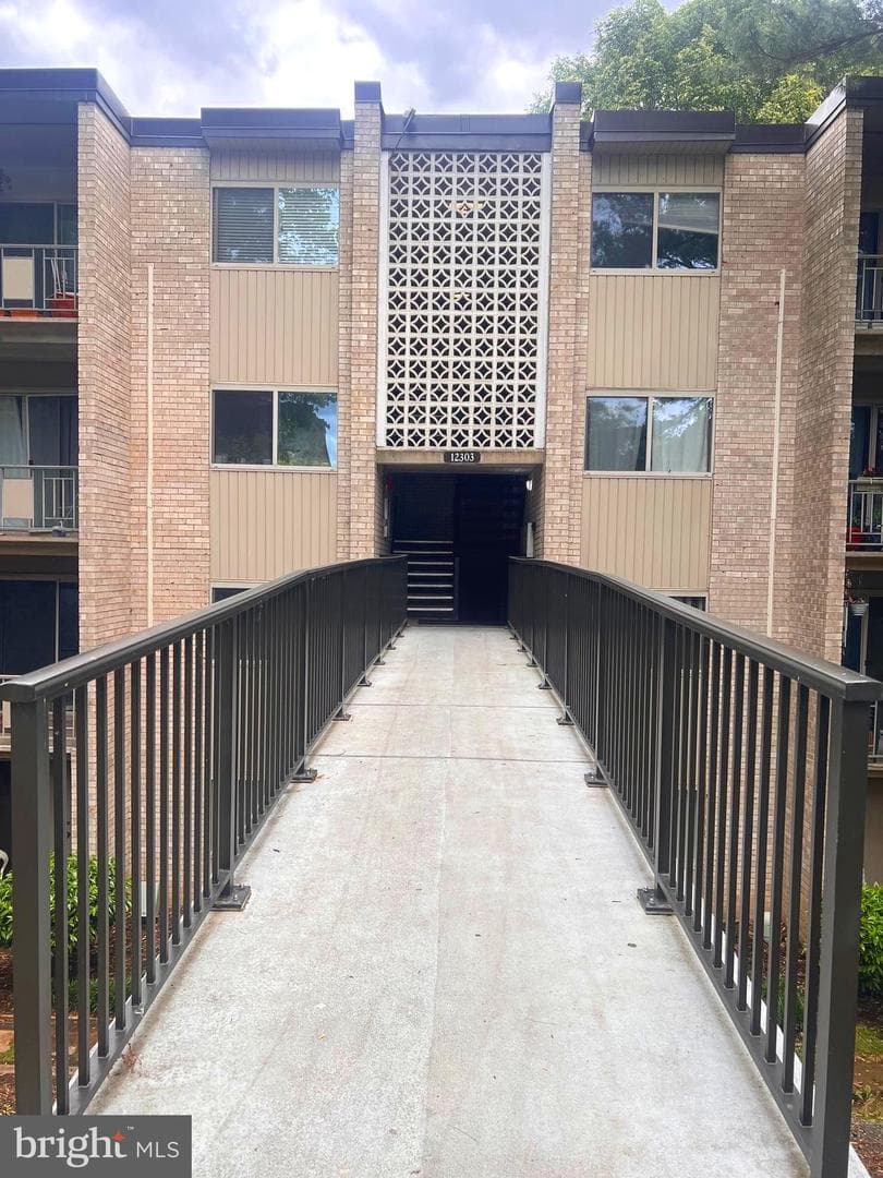 12303 Braxfield Court #384, Rockville