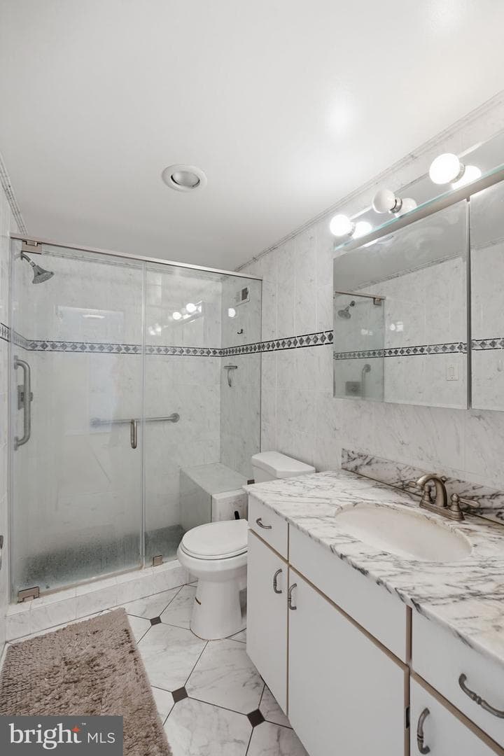 5225 Pooks Hill Road #1819n photo 18