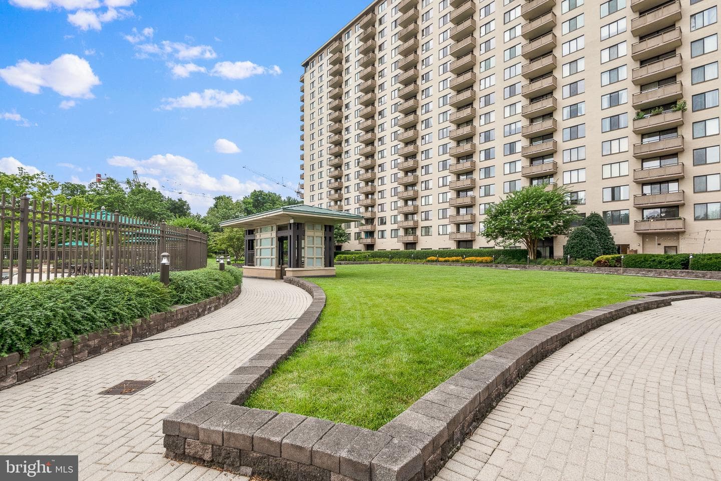 5225 Pooks Hill Road #1819n photo 56