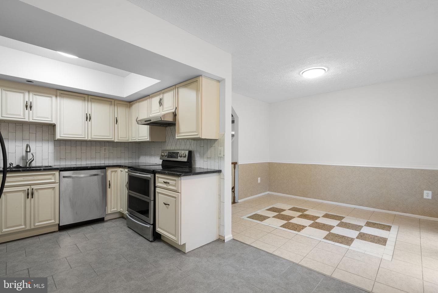 12539 Coral Grove Place photo 8
