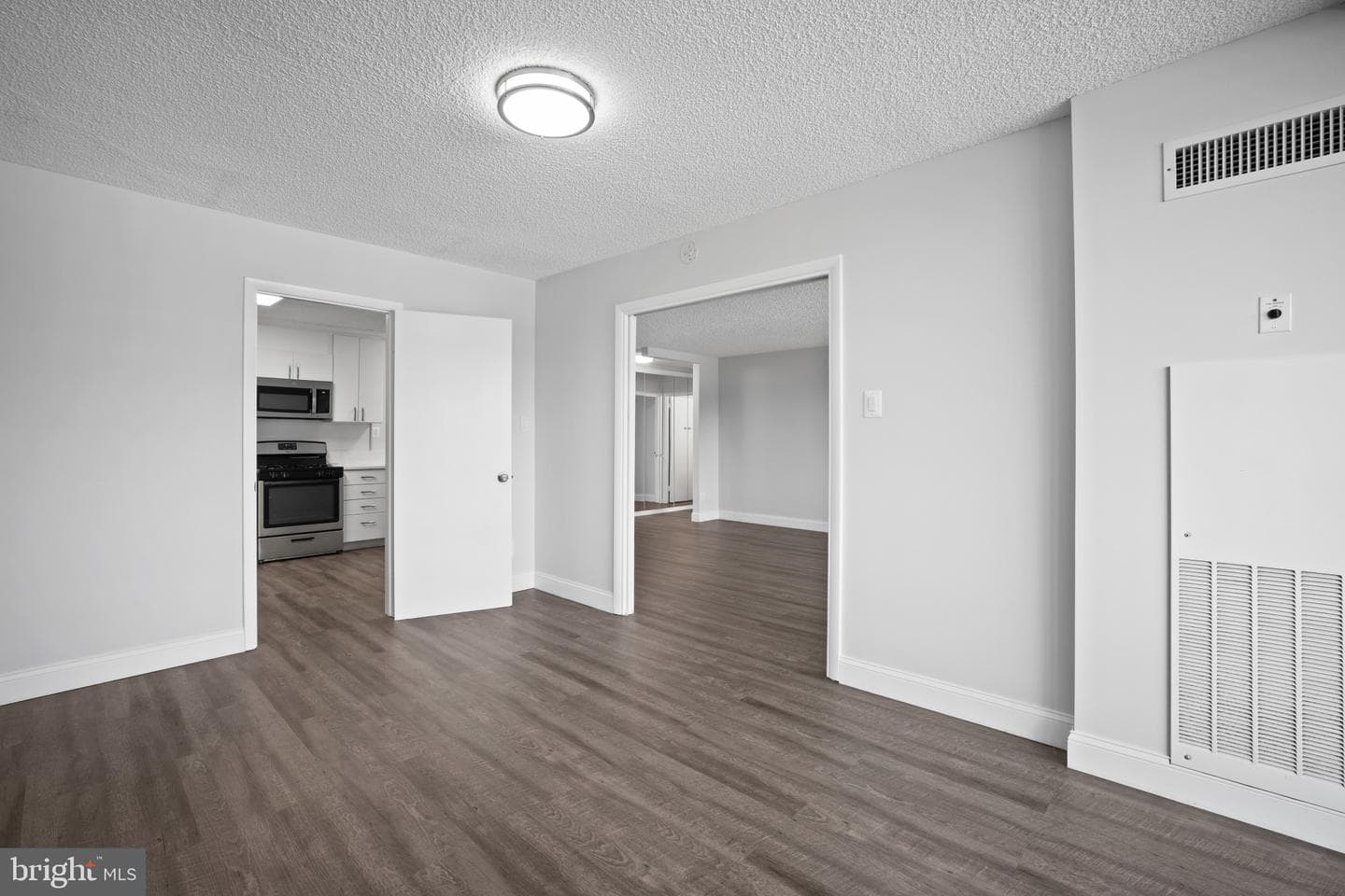 5225 Pooks Hill Rd # 321S photo 15