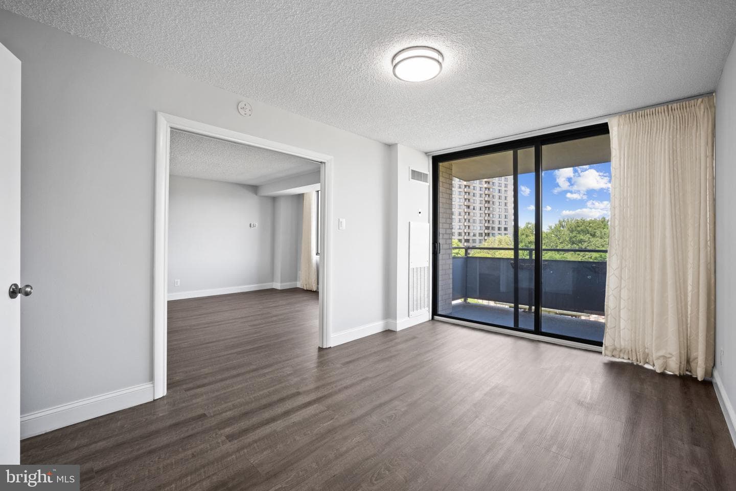 5225 Pooks Hill Rd # 321S photo 16