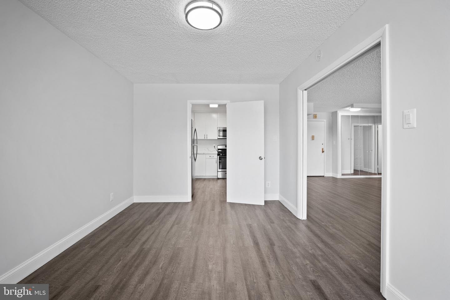 5225 Pooks Hill Rd # 321S photo 17
