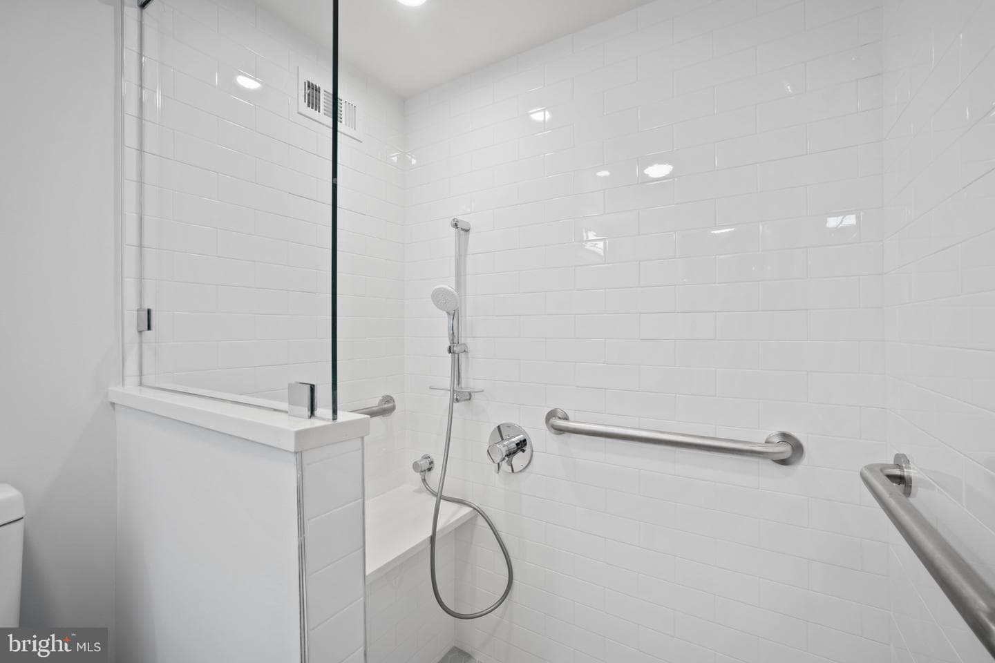 5225 Pooks Hill Rd # 321S photo 9