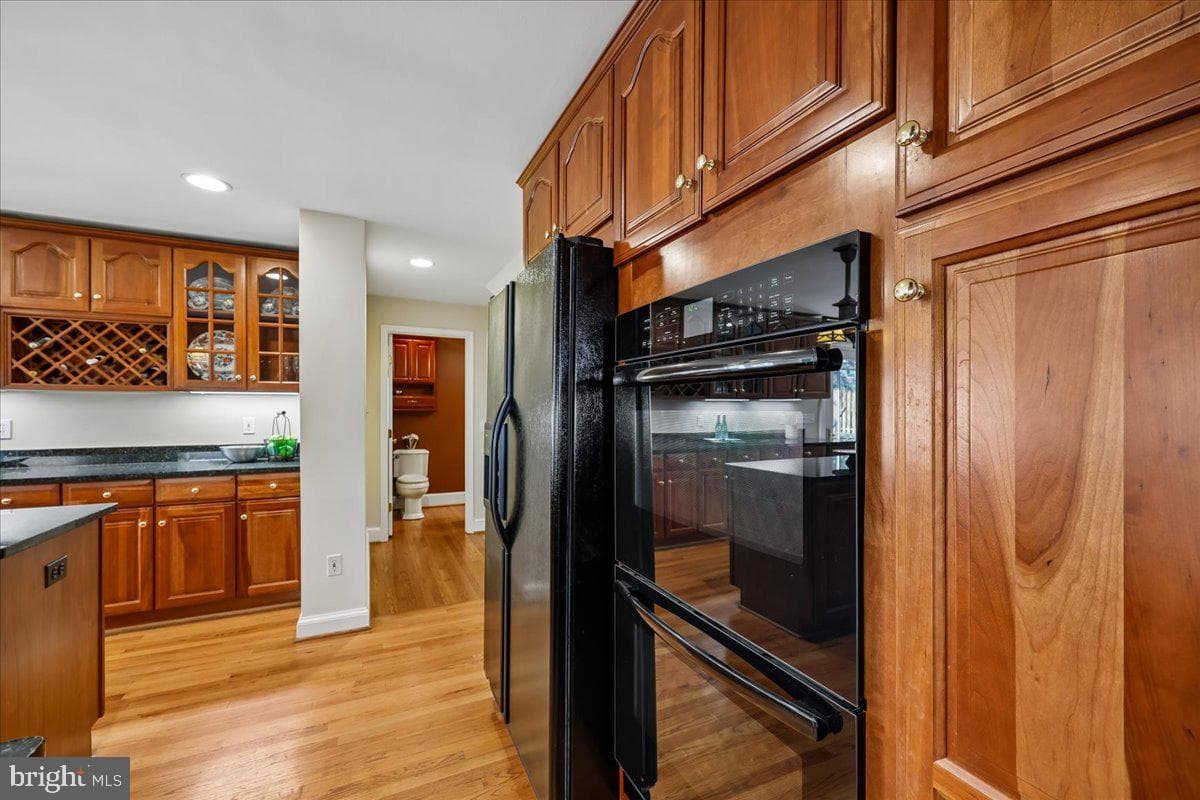 5735 Bradley Boulevard photo 27