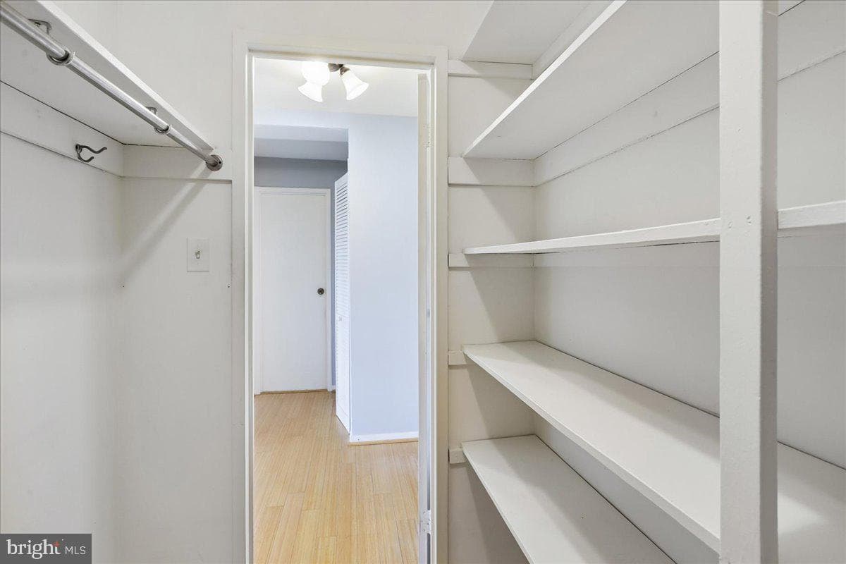10201 Grosvenor Place #1205 photo 30